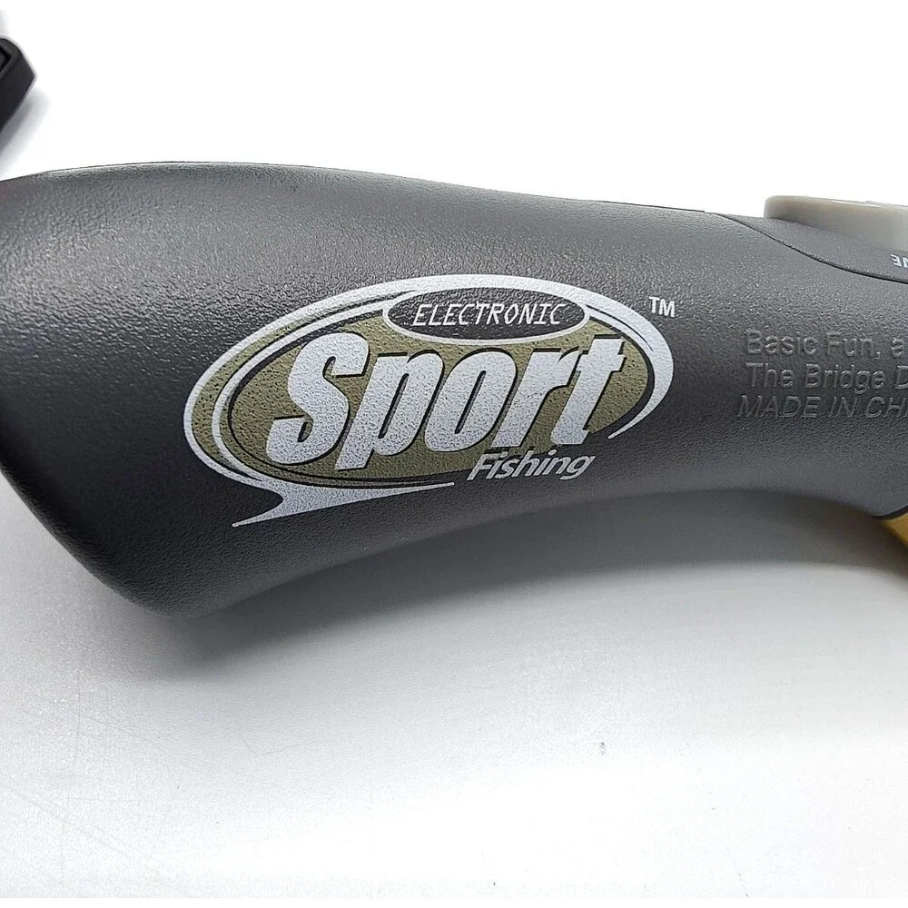 Electronic Sport Fishing Game Hand Reel Cast Sounds Shakes Handheld Travel Works